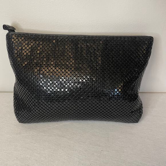 Vintage Whiting and Davis Black Metal Mesh Clutch Purse with Gold Hardware - Picture 4 of 12